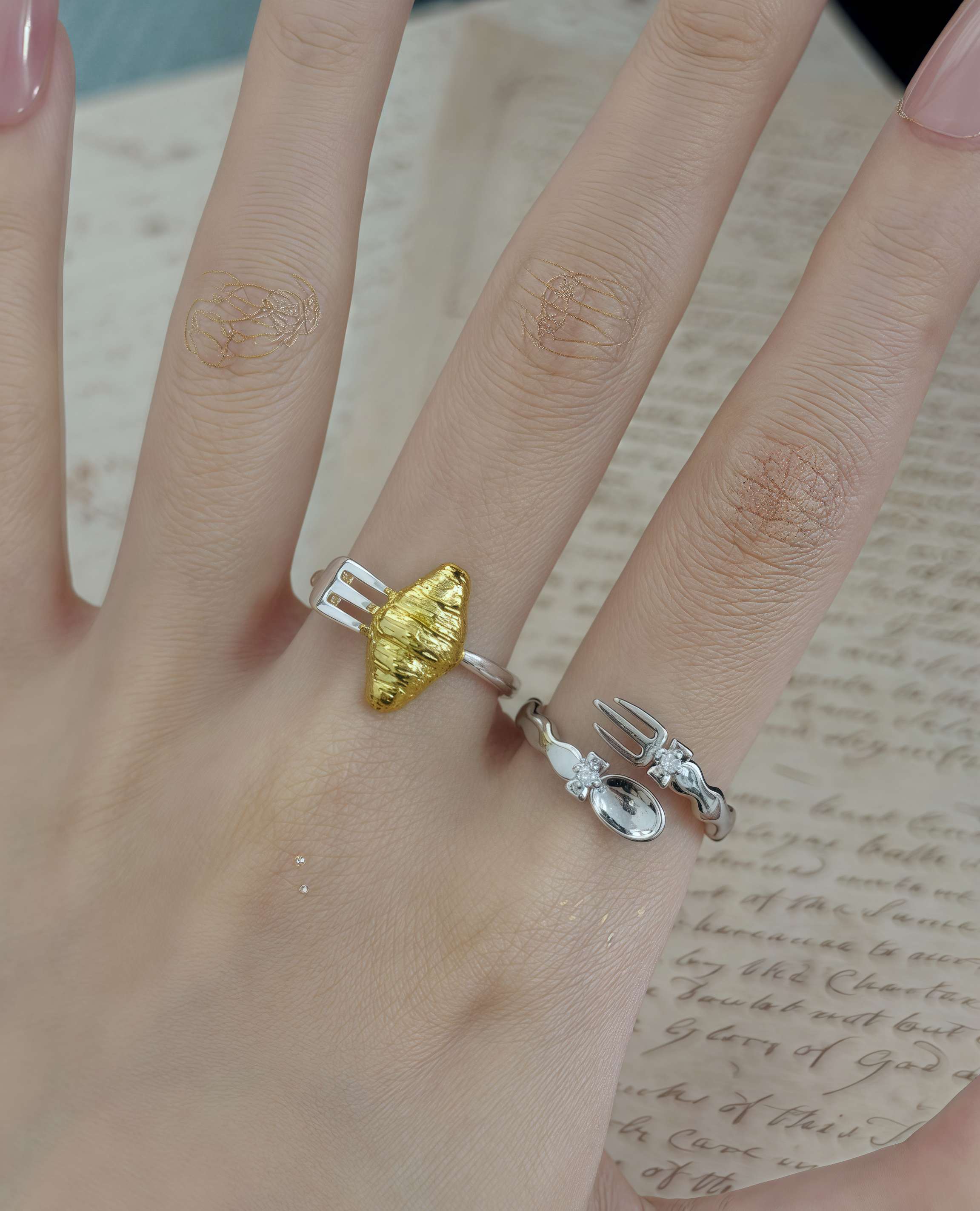 Croissant Ring - View 3